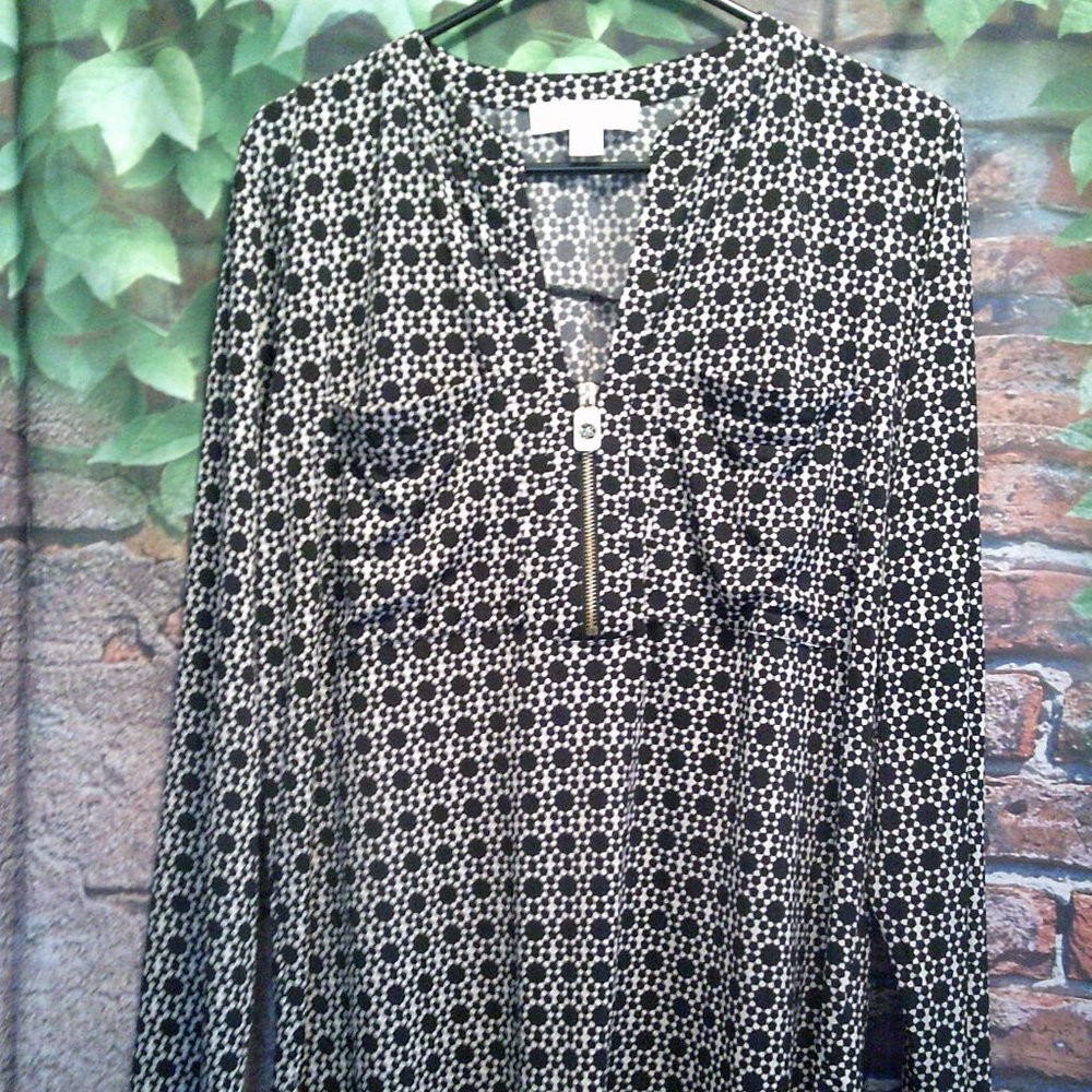 1/2 Gold Logo Zip Long Sleeve Print Blouse